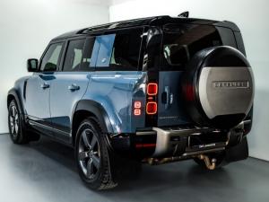 Land Rover Defender 110 D300 X-Dynamic HSE - Image 7