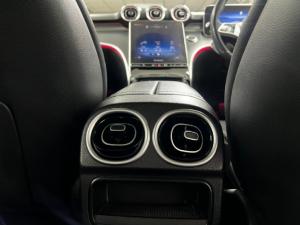 Mercedes-Benz C-Class C200 - Image 11
