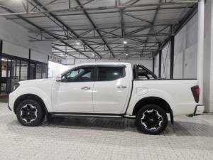 Nissan Navara 2.5DDTi double cab LE Plus 4x4 - Image 2