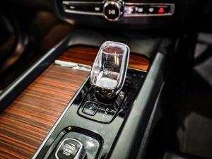 Volvo XC60 B6 AWD Ultimate Dark - Image 15