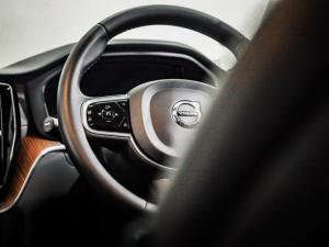Volvo XC60 B6 AWD Ultimate Dark - Image 17