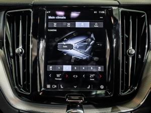 Volvo XC60 B5 AWD Plus Dark - Image 16