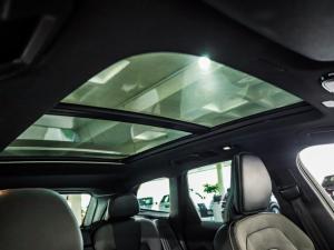 Volvo XC60 B5 AWD Plus Dark - Image 19