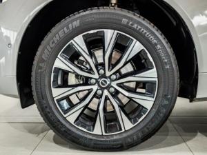 Volvo XC60 B5 AWD Plus Dark - Image 4