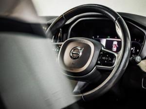 Volvo XC60 B6 AWD Plus Bright - Image 11