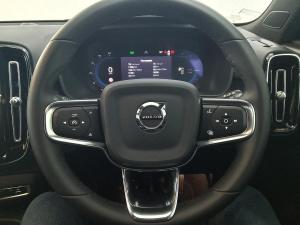 Volvo XC40 Recharge Single Motor Plus - Image 15