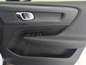 Volvo XC40 Recharge Single Motor Plus - Image 19