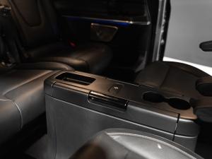 Mercedes-Benz V-Class V300d Exclusive - Image 11