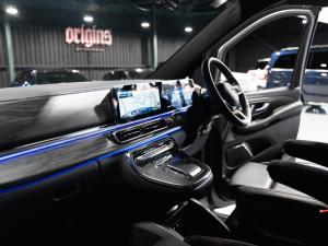 Mercedes-Benz V-Class V300d Exclusive - Image 15