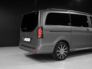 Mercedes-Benz V-Class V300d Exclusive - Image 20