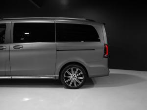 Mercedes-Benz V-Class V300d Exclusive - Image 4
