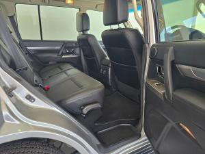 Mitsubishi Pajero 5-door 3.2DI-D GLS - Image 10