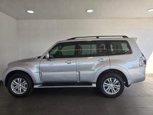 Mitsubishi Pajero 5-door 3.2DI-D GLS - Image 4