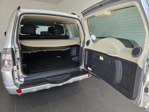 Mitsubishi Pajero 5-door 3.2DI-D GLS - Image 7