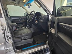 Mitsubishi Pajero 5-door 3.2DI-D GLS - Image 9