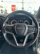 Isuzu D-Max 3.0TD double cab V-Cross - Image 11