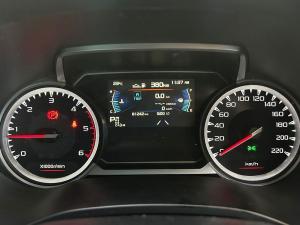 Isuzu D-Max 3.0TD double cab V-Cross - Image 12