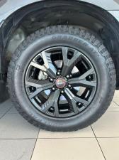 Isuzu D-Max 3.0TD double cab V-Cross - Image 9