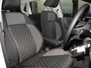 Volkswagen Polo Vivo hatch 1.6 Style - Image 5