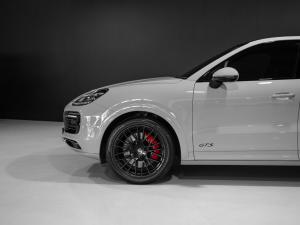 Porsche Cayenne GTS coupe - Image 4