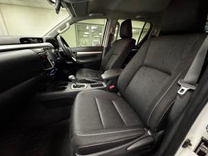 Toyota Hilux 2.8GD-6 double cab Raider auto - Image 7