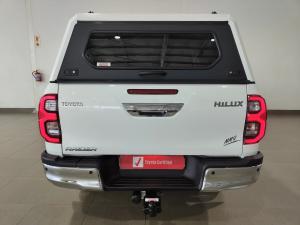 Toyota Hilux 2.8GD-6 48V double cab Raider - Image 6