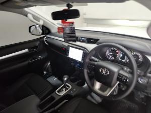 Toyota Hilux 2.8GD-6 48V double cab Raider - Image 9