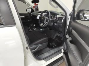 Toyota Hilux 2.8GD-6 48V double cab Raider - Image 10