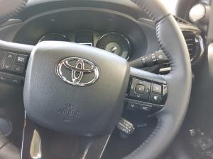 Toyota Hilux 2.8GD-6 48V double cab Legend - Image 10