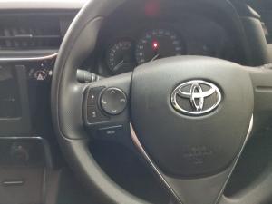 Toyota Corolla Quest 1.8 Plus manual - Image 9