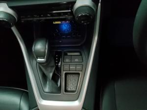 Toyota RAV4 2.0 VX - Image 9
