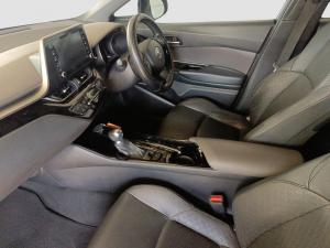 Toyota C-HR 1.2T Luxury CVT - Image 3