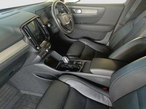 Volvo XC40 D4 Inscription AWD Geartronic - Image 3