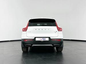 Volvo XC40 D4 Inscription AWD Geartronic - Image 9