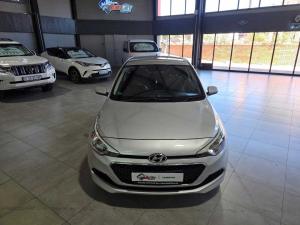 Hyundai i20 1.4 Motion automatic - Image 2