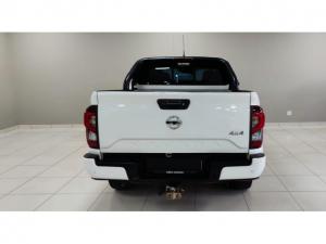 Nissan Navara 2.5DDTi double cab LE Plus 4x4 - Image 4
