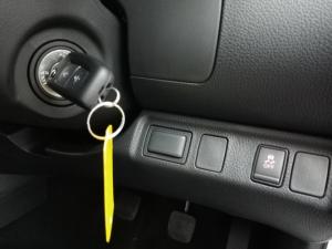 Nissan Navara 2.5DDTi double cab XE 4x4 - Image 13