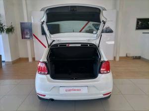 Volkswagen Polo Vivo hatch 1.6 Highline - Image 11