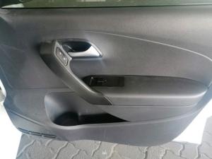 Volkswagen Polo Vivo hatch 1.6 Highline - Image 11