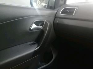 Volkswagen Polo Vivo hatch 1.6 Highline - Image 12