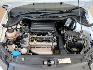 Volkswagen Polo Vivo hatch 1.6 Highline - Image 20