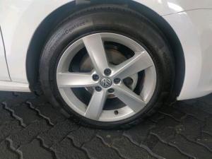 Volkswagen Polo Vivo hatch 1.6 Highline - Image 9