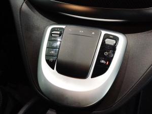 Mercedes-Benz V-Class V300d Exclusive - Image 9