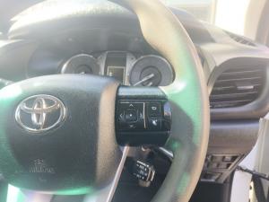 Toyota Hilux 2.4GD-6 double cab 4x4 Raider manual - Image 10