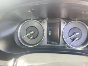 Toyota Hilux 2.4GD-6 double cab 4x4 Raider manual - Image 11