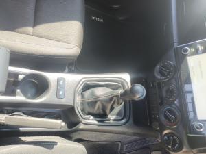 Toyota Hilux 2.4GD-6 double cab 4x4 Raider manual - Image 12