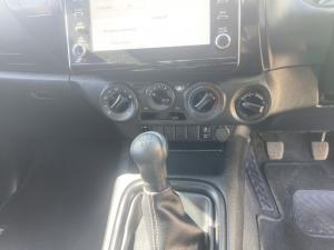 Toyota Hilux 2.4GD-6 double cab 4x4 Raider manual - Image 13