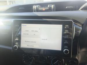 Toyota Hilux 2.4GD-6 double cab 4x4 Raider manual - Image 14