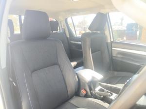 Toyota Hilux 2.4GD-6 double cab 4x4 Raider manual - Image 17