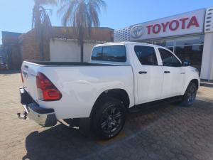 Toyota Hilux 2.4GD-6 double cab 4x4 Raider manual - Image 2